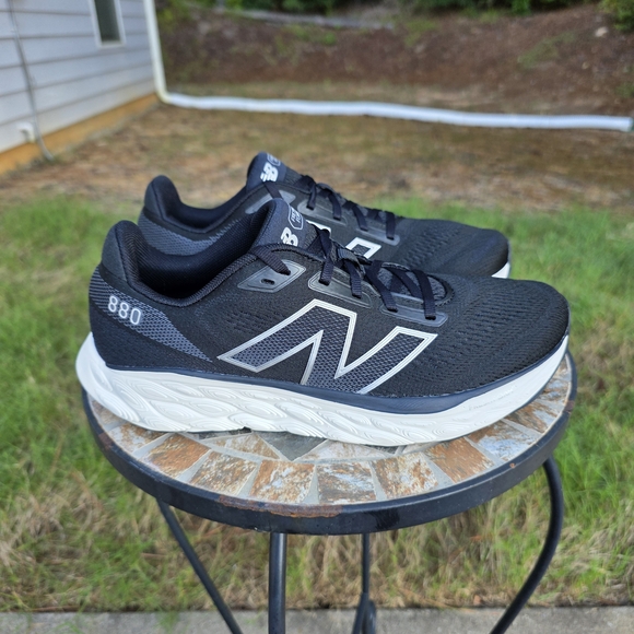 New Balance FF X 880 V14 W880K14 Black Running Shoe Sneaker M 9.5 W 11 B Worn 1x - Picture 1 of 9